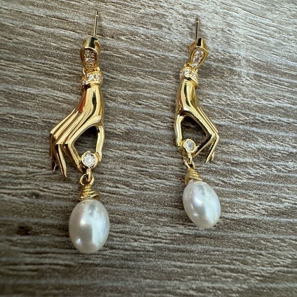 Hand Design Earrings N805 - Picture 4 of 6